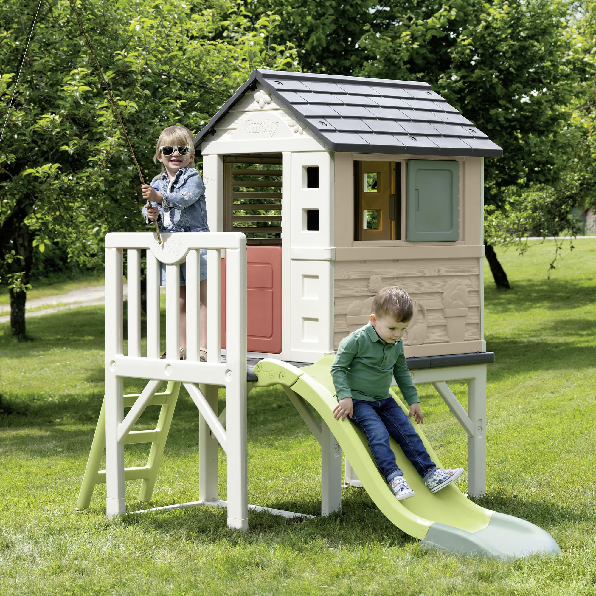 Maison de jeu enfant sur pilotis avec plateforme 70 cm échelle et toboggan matériau recyclé dès 2 ans modèle 7600810802