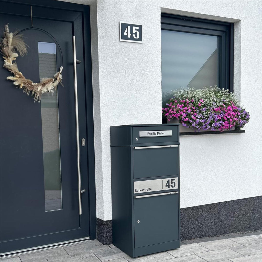 Paketbox mit Briefkasten Bispo 2 in Anthrazit, abschließbarer Standbriefkasten aus Edelstahl mit Paketfach und Gravur