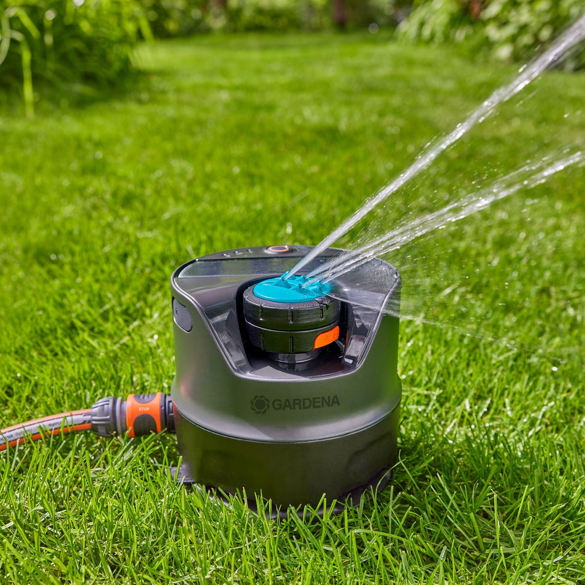 Bewässerungssystem AquaPrecise für Rasenflächen bis 320 m² solarbetrieben mit Bluetooth Konturregnerkopf FlowBalance Ventil Montageplatte