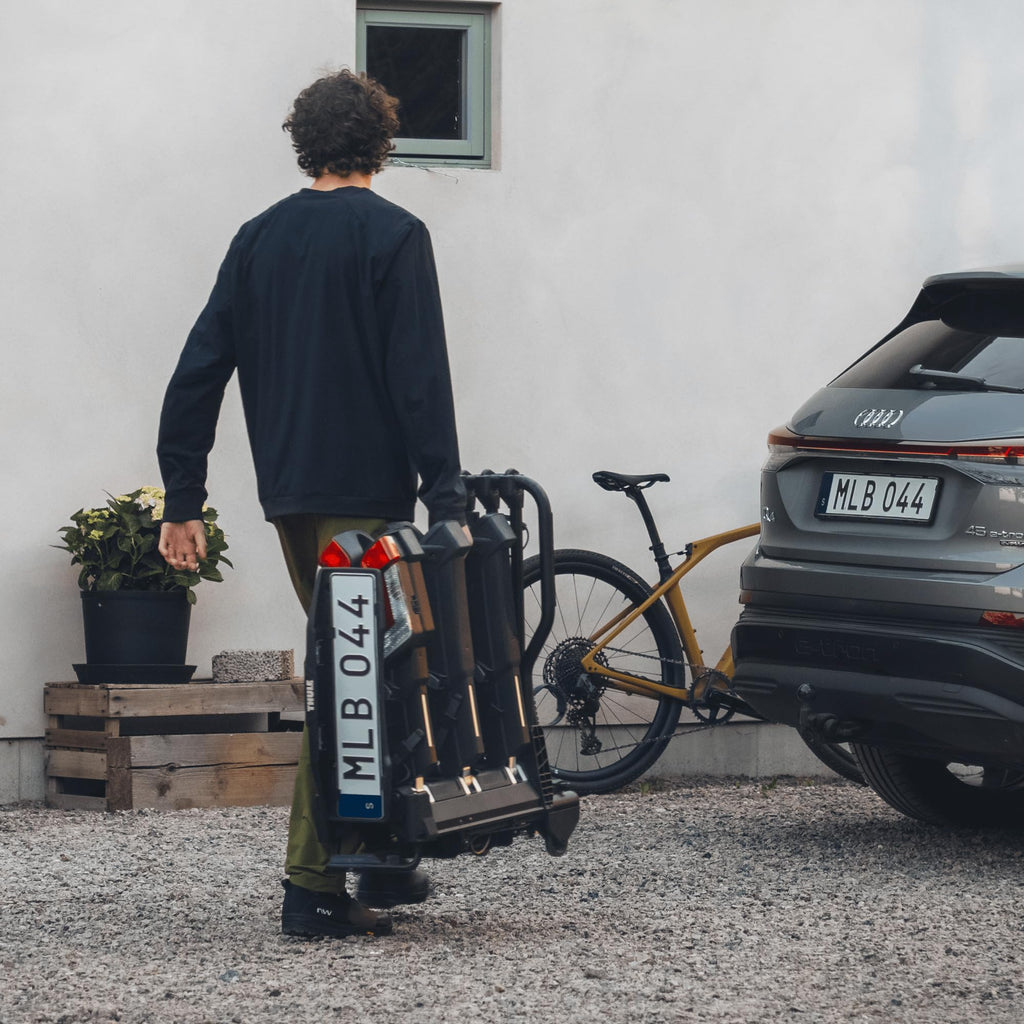 Fahrradträger für Anhängerkupplung faltbar für 3 Fahrräder mit integrierter Beleuchtung und Fahrradadapter Schwarz