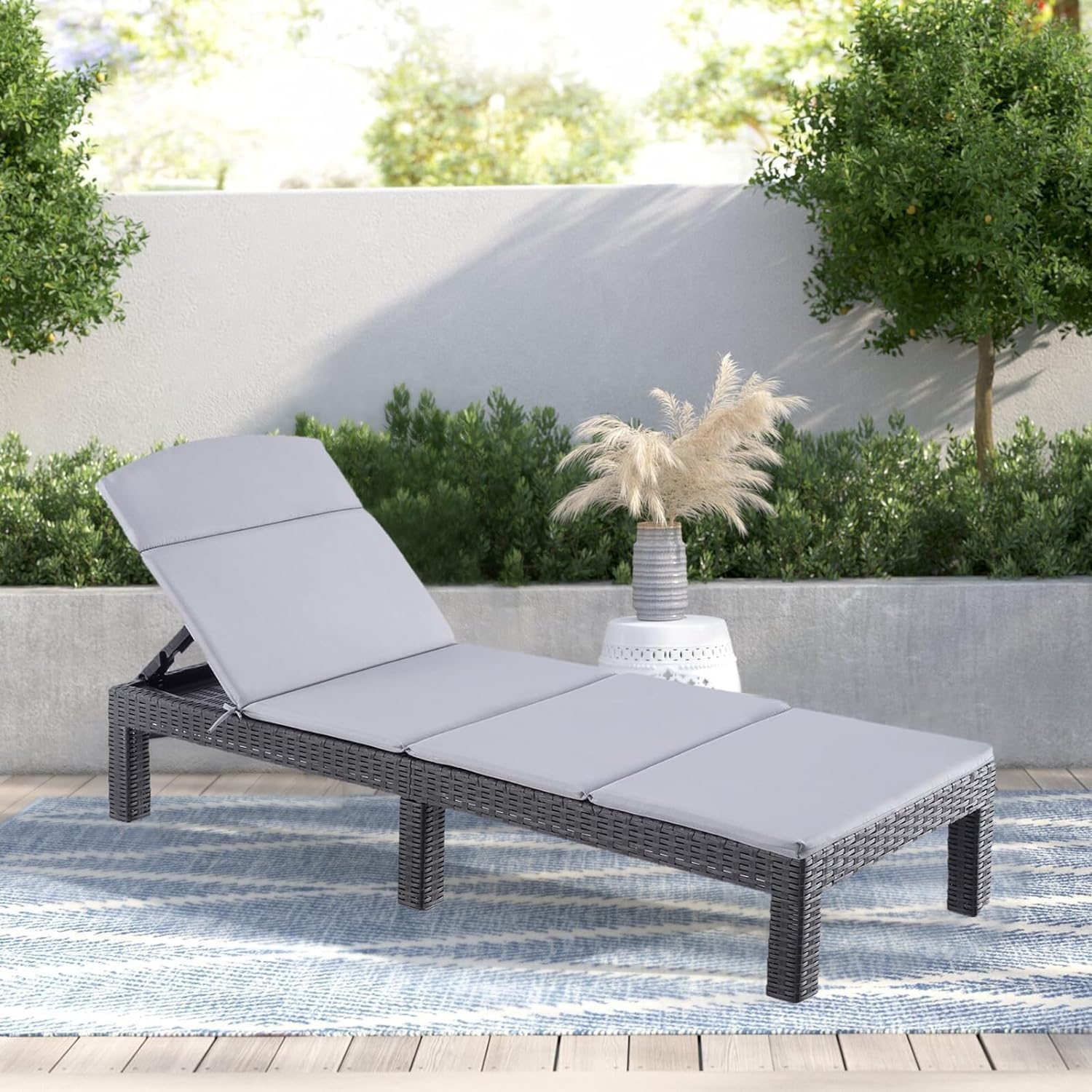 Bain de soleil jardin pliable dossier réglable en résine imitation rotin avec coussin lot de 2 dimensions 186 x 60 x 29 cm