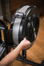 Rudergerät RowErg Modell D mit Standardbeinen Luftwiderstand PM5 Monitor Aluminiumrahmen 227 kg Belastbarkeit