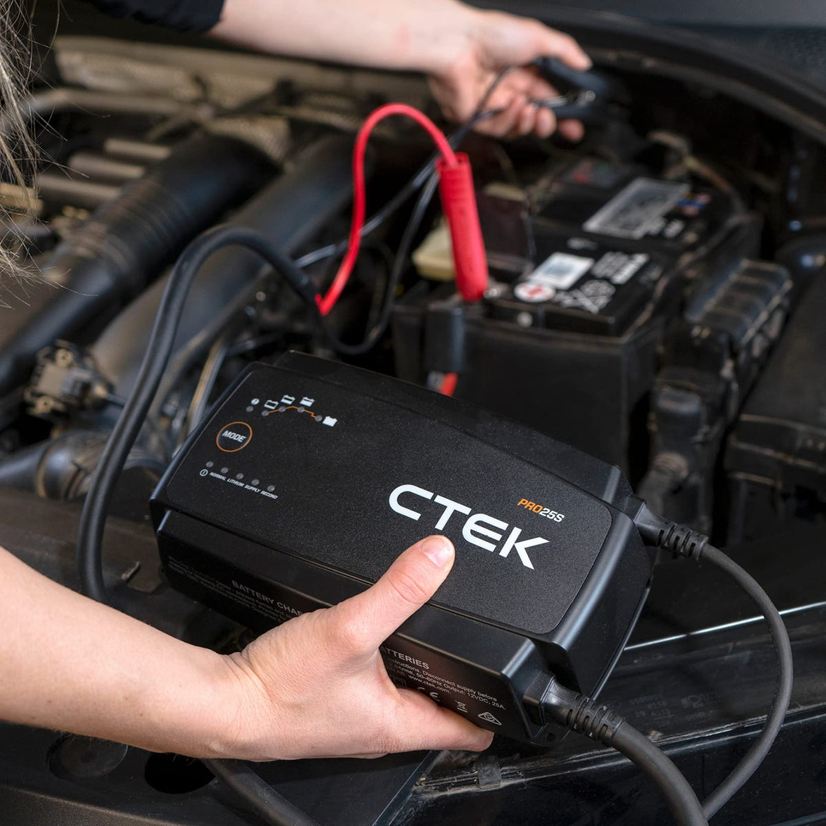Batterieladegerät PRO25S 12V 25A für Blei-Säure- und LiFePO4-Batterien mit 12-V-Supply-Modus und RECOND-Funktion