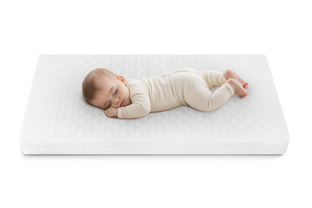 Babybett 120 x 60 cm Modell Jacob aus Kiefernholz mit Schublade Matratze Sicherheitsbarriere und verstellbarer Höhe Weiß
