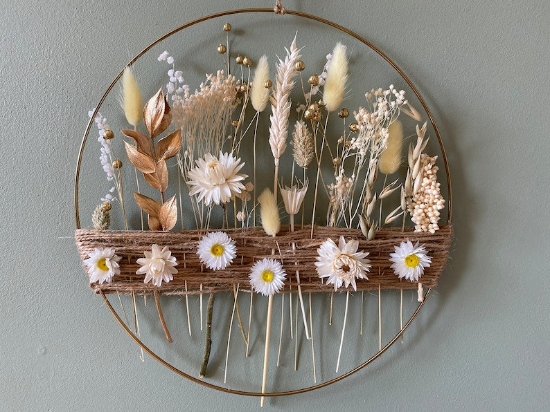 Anneau Floral Doré – Couronne Murale Fleurs Séchées Blanches & Blé
