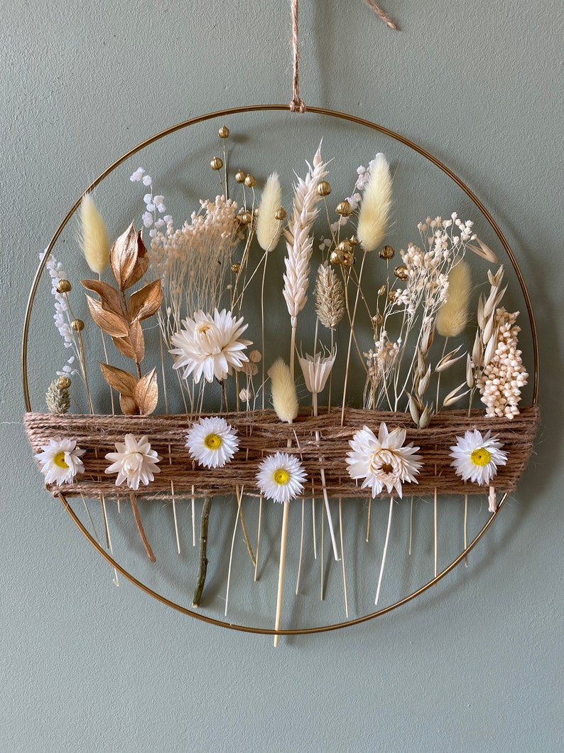 Anneau Floral Doré – Couronne Murale Fleurs Séchées Blanches & Blé