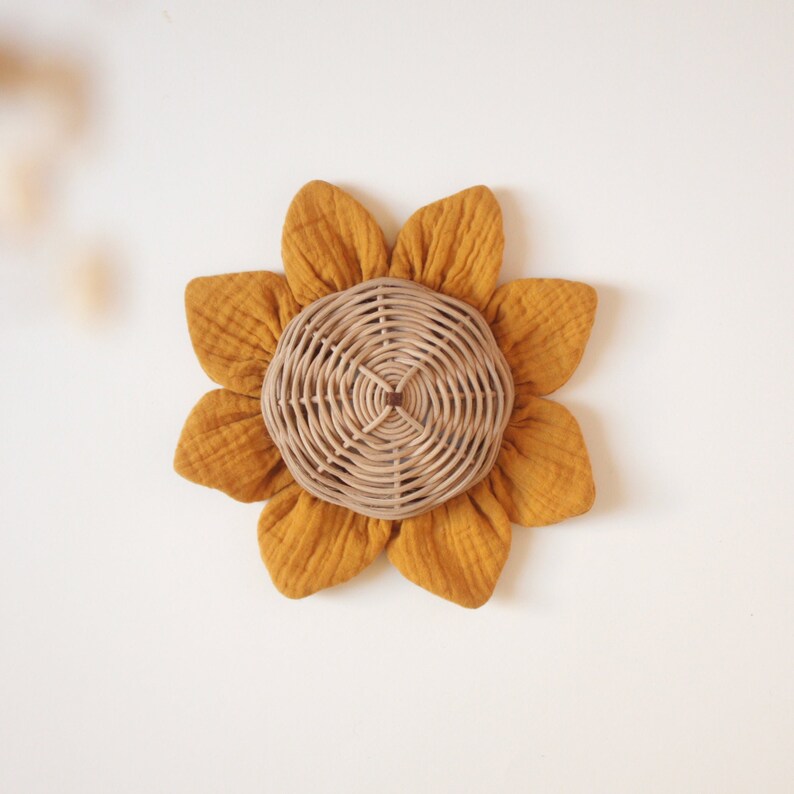 Grande fleur tournesol en rotin Ø22 cm – Décoration murale