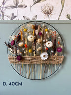 Couronne murale botanique séchée – Immortelles, craspedia, lagurus, lunaria, feuillage teint, anneau métallique doré, jute