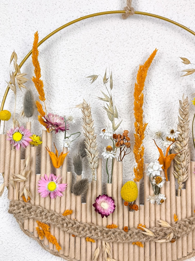 Tenture murale fleurs sauvages rustique bague métal jute