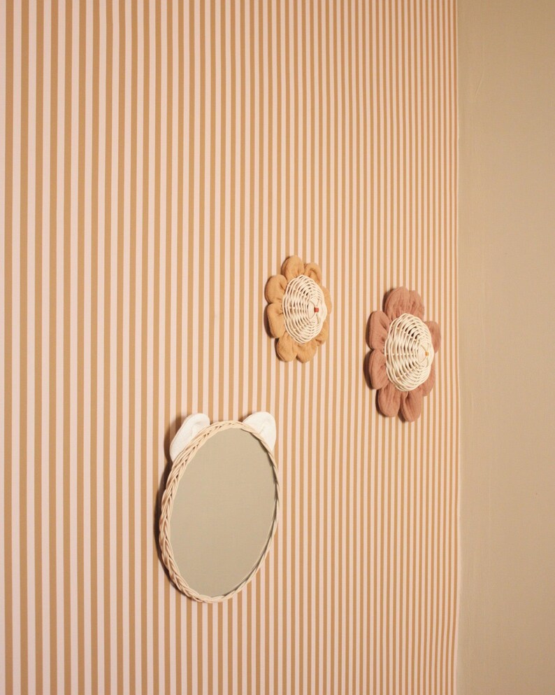 Grande fleur capucine en rotin et coton pour décoration murale 21 cm