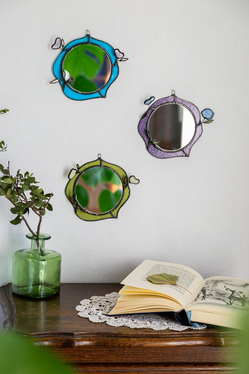 Petit Miroir Vertical en Vitrail Tiffany, 6 po., Motif Floral en Verre Fusionné