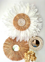 Juju Hat Blanc 50 cm, Miroir Raphia Naturel 30 cm, Miroir Coquillages Naturels 20 cm - Trio Mural Bohème