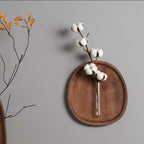 Vase mural en bois avec tube en verre - Style scandinave