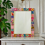 Miroir rectangulaire mosaïque, verre coloré, perles, céramique, cadre contreplaqué, 40x30 cm