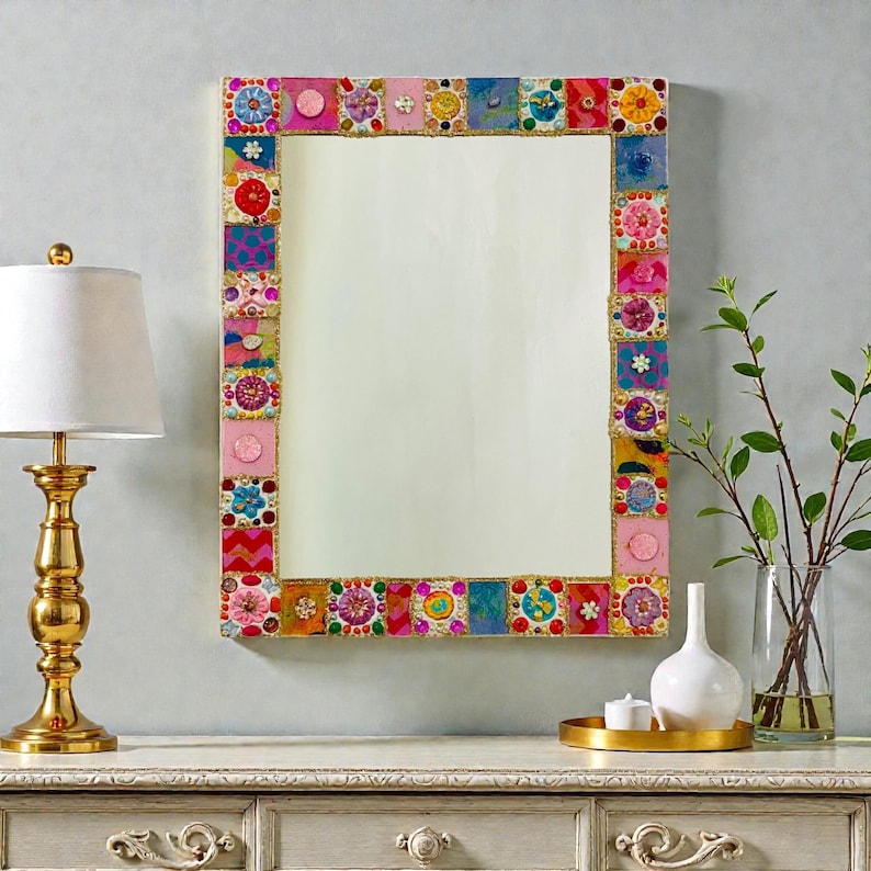 Miroir rectangulaire mosaïque, verre coloré, perles, céramique, cadre contreplaqué, 40x30 cm