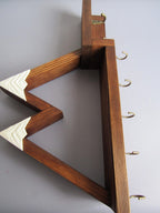 Porte-clés mural en bois rustique avec étagère et 7 crochets - Motif montagne - 35 x 18 x 6 cm