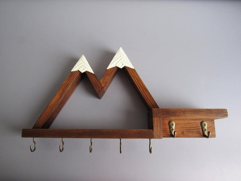 Porte-clés mural en bois rustique avec étagère et 7 crochets - Motif montagne - 35 x 18 x 6 cm