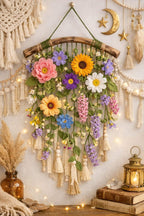 Suspension murale florale au crochet foncé - Décoration bohème avec fleurs rouge foncé, bleu roi, jaune moutarde et violettes
