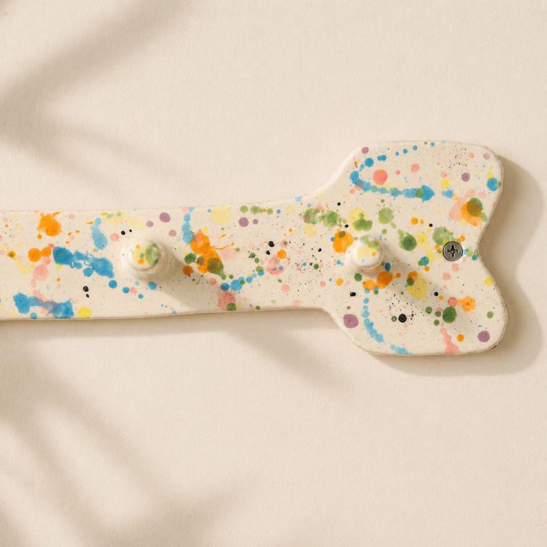 Crochet mural en céramique avec éclaboussures colorées, porte-clés flèche confettis, porte-manteau d'entrée éclectique, organisateur de chevilles