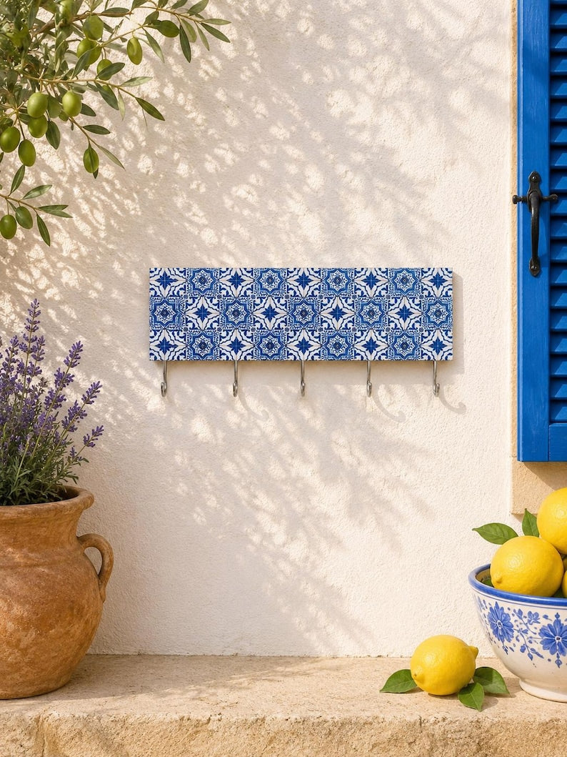 Porte-clés mural en mosaïque bleue avec crochets - Décoration azulejos portugais en bois