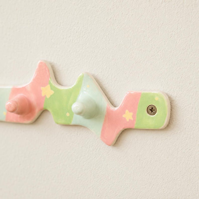 Porte-manteau mural en céramique pastel à rayures ondulées, crochets pour entrée, rose, vert, bleu