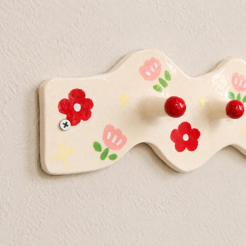 Porte-manteau mural céramique floral rouge 27 cm
