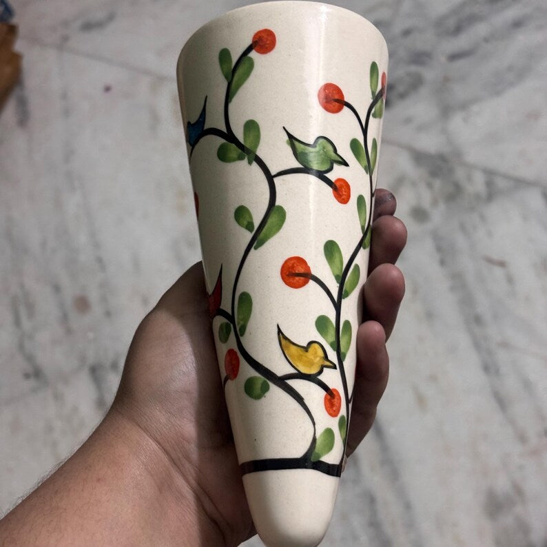 Vase Conique Mural en Céramique 18 cm - Finition Rustique Brillante, Motif Floral Rouge, pour Plantes Succulentes